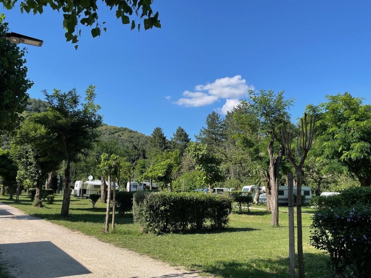 Camping Avec Piscine Et Riviere A Tournon Sur Rhone Ardeche Eksteriør bilde