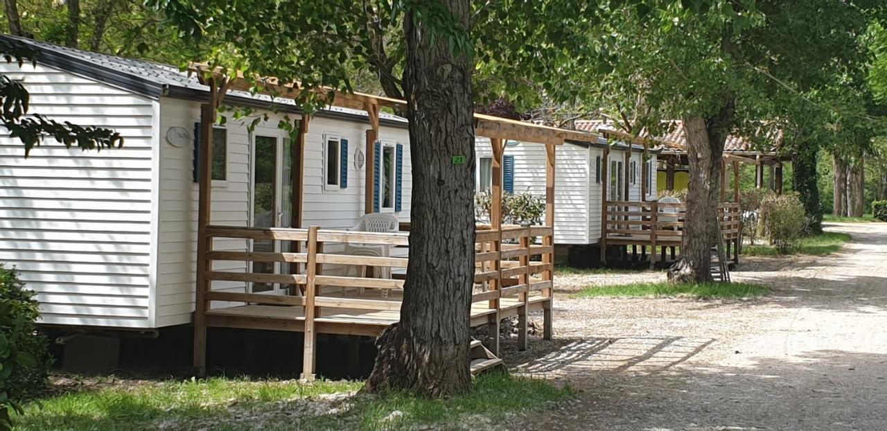 Camping Avec Piscine Et Riviere A Tournon Sur Rhone Ardeche Eksteriør bilde